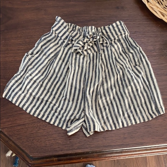 Treasure and Bond Flowy Striped shorts - Picture 1 of 5